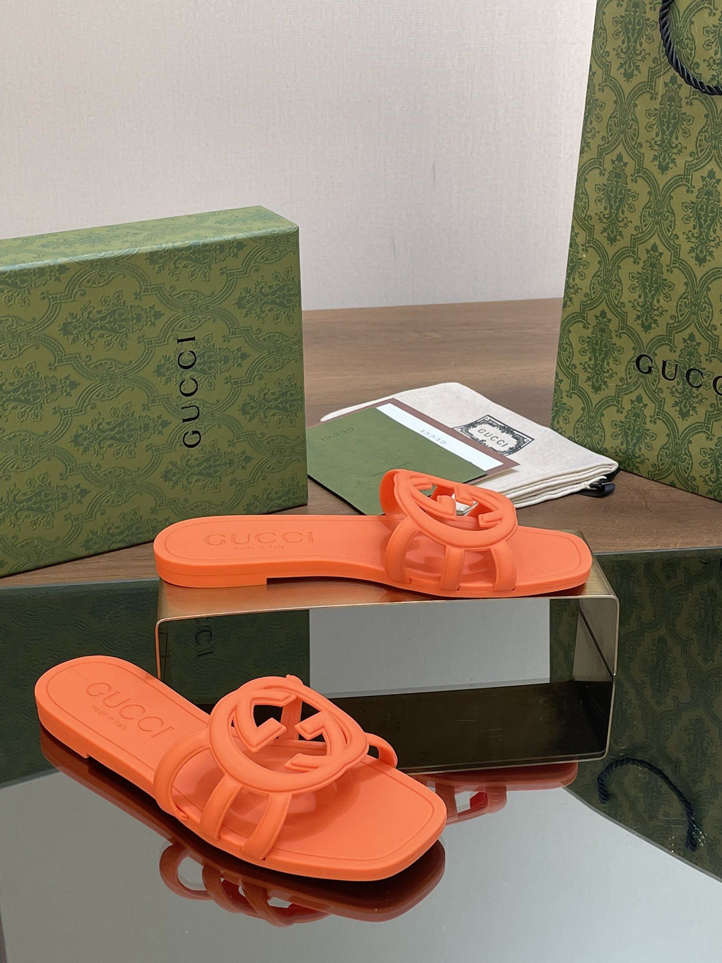 UA Gvc*1 INTERLOCKING G SLIDE SANDAL Orange