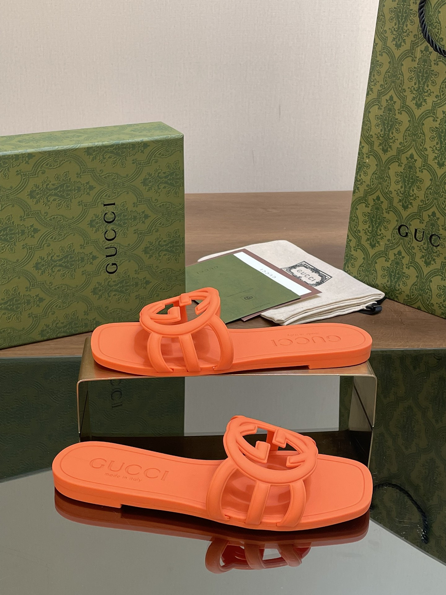 UA Gvc*1 INTERLOCKING G SLIDE SANDAL Orange