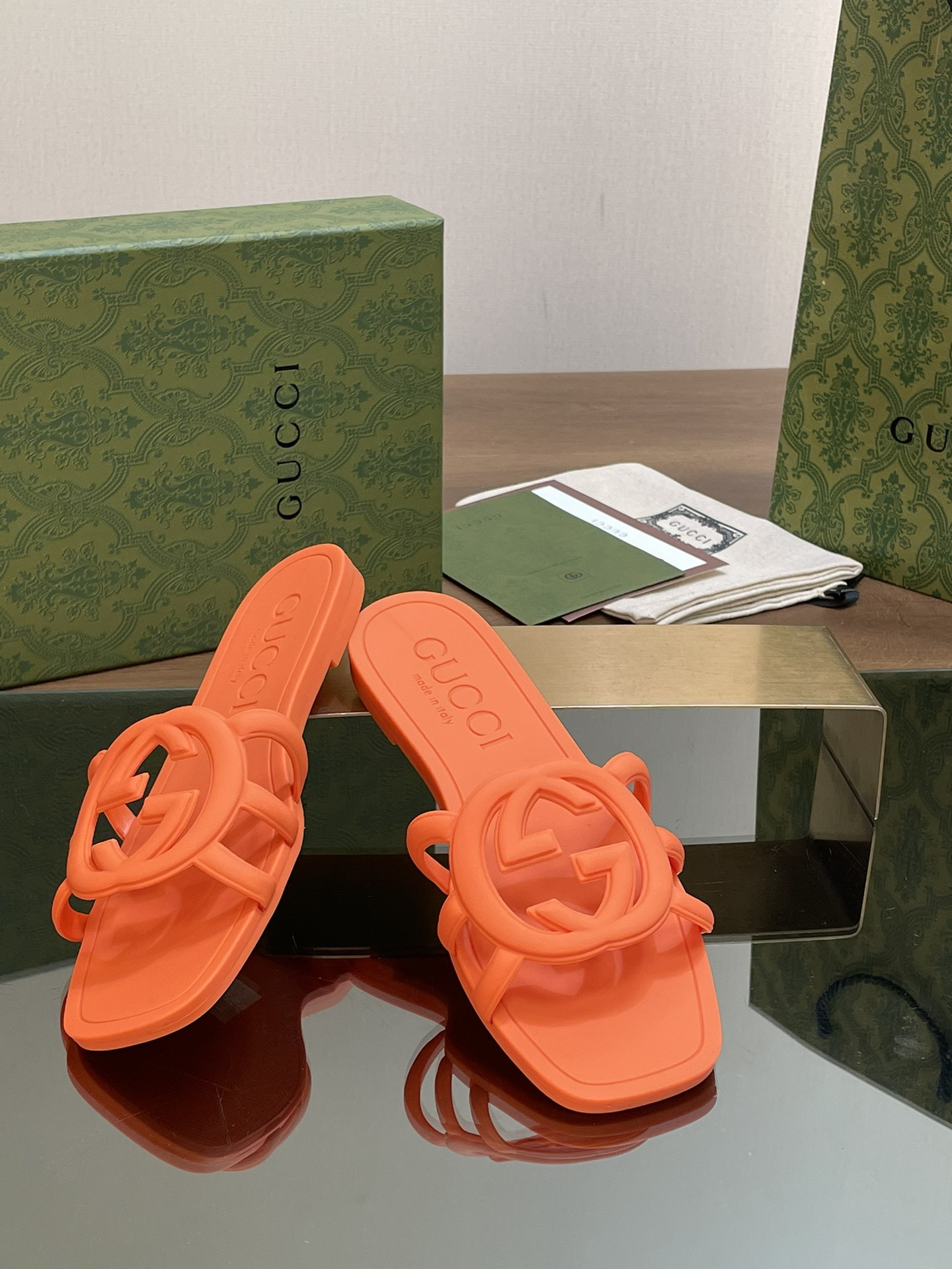 UA Gvc*1 INTERLOCKING G SLIDE SANDAL Orange