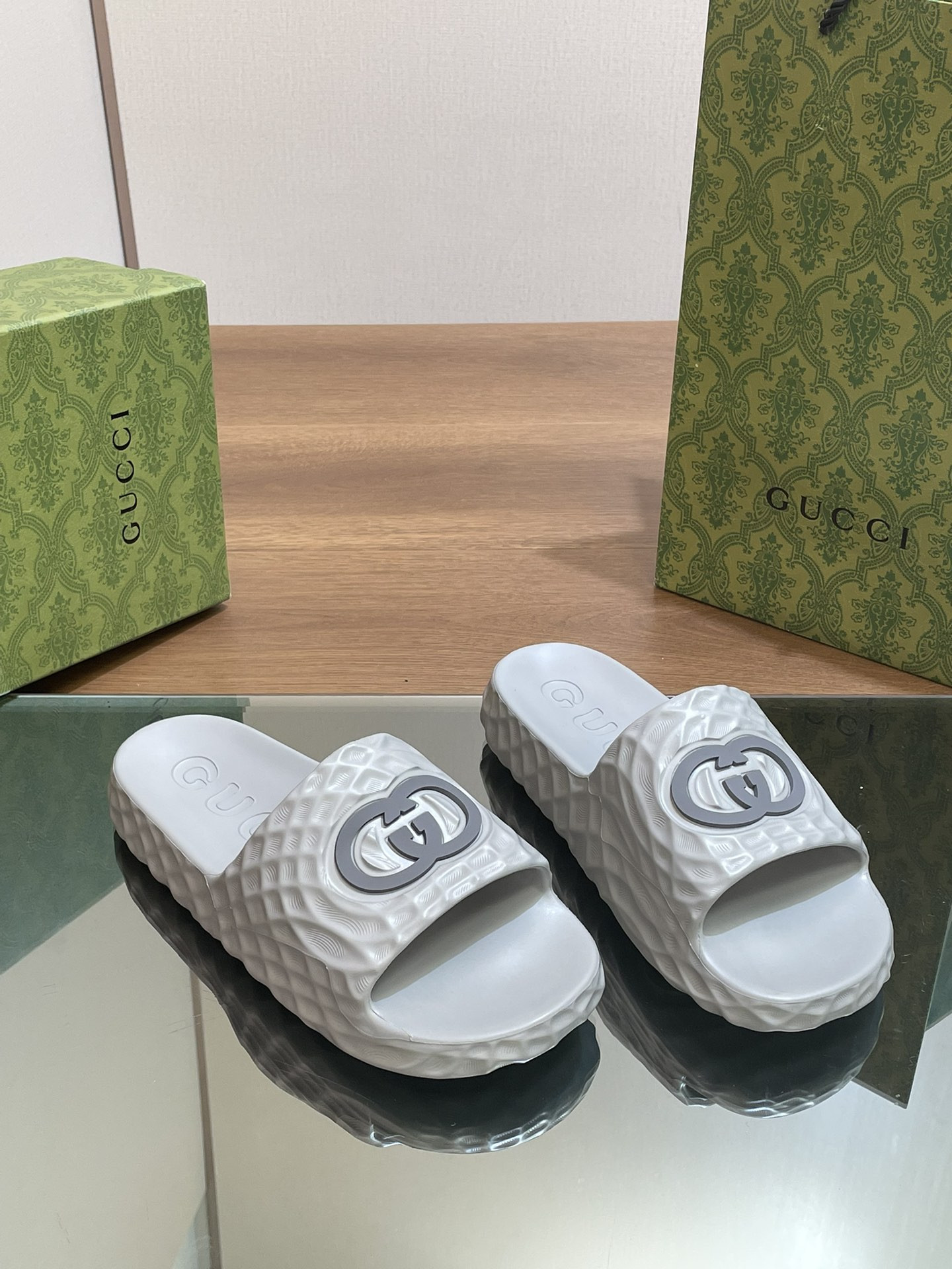 UA Gvc*1 INTERLOCKING G SLIDE SANDAL Gray