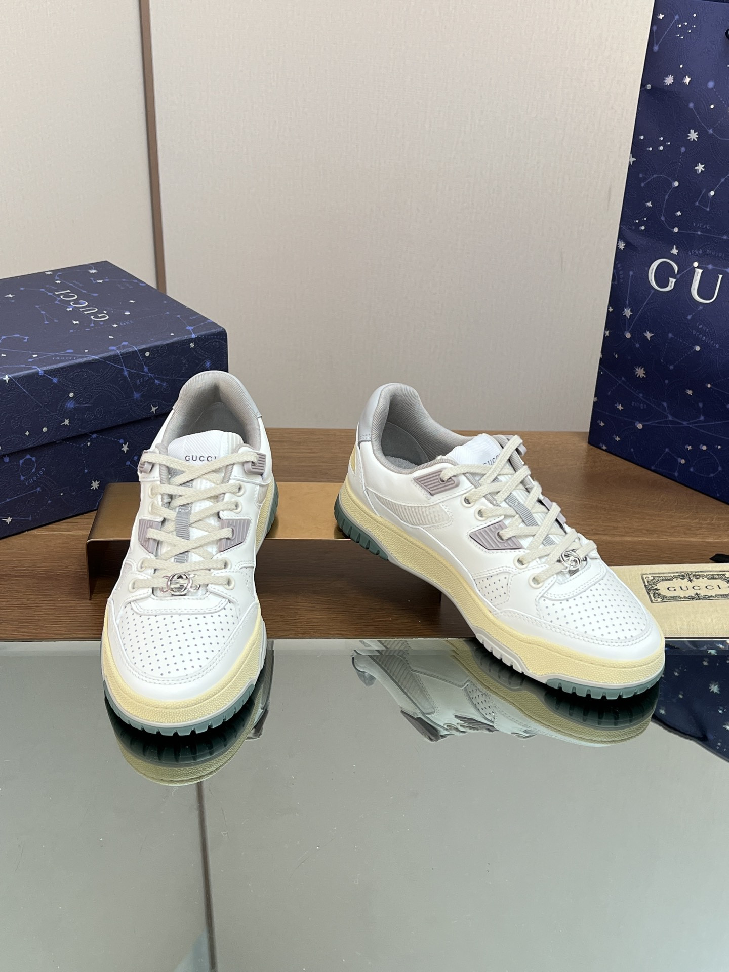 UA Gvc*1 Low-Top SNEAKER