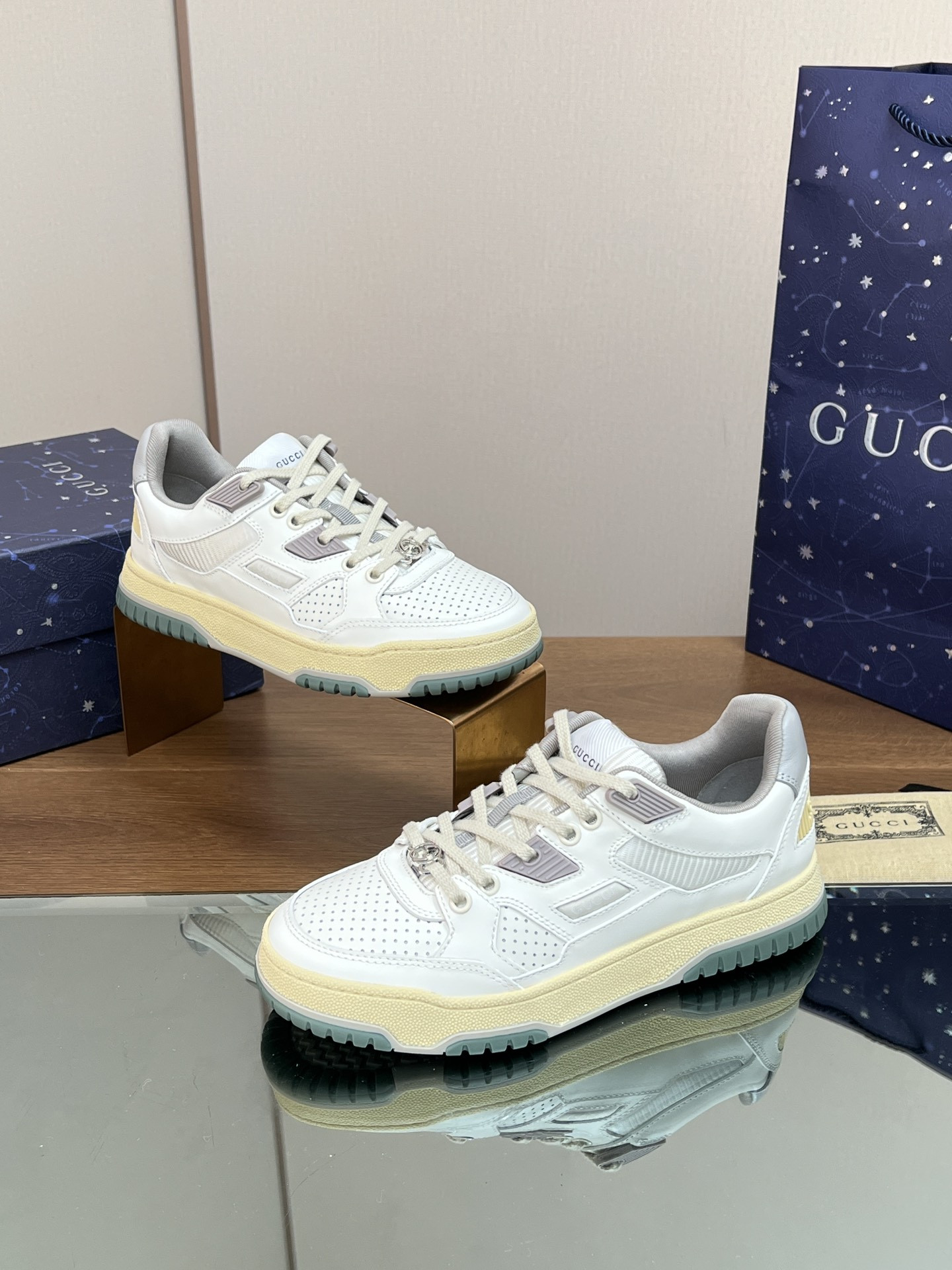 UA Gvc*1 Low-Top SNEAKER