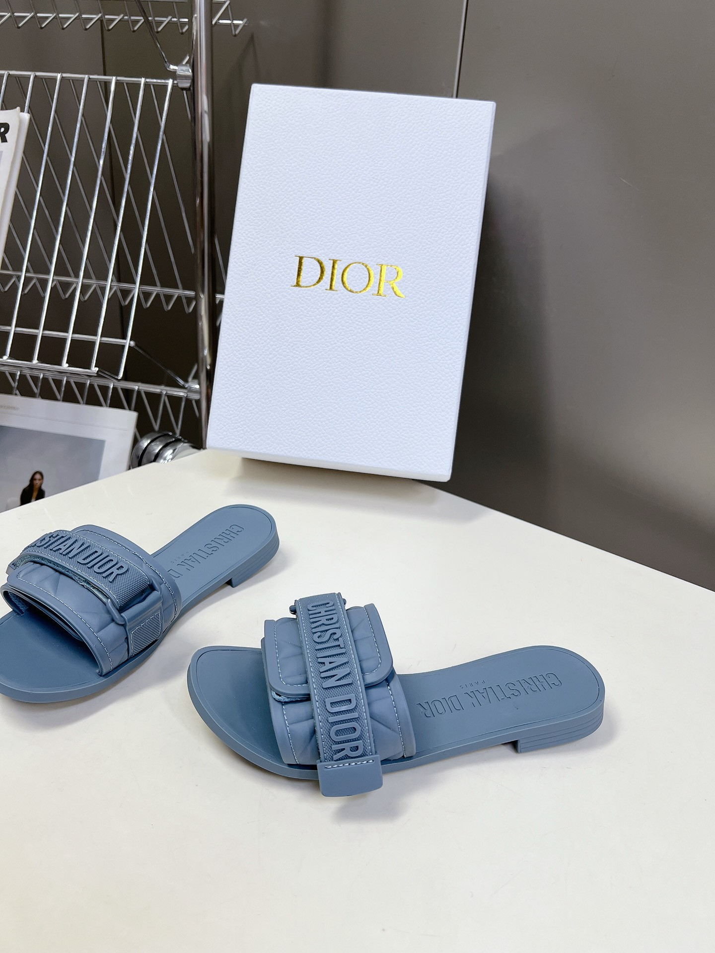 UA Dio(r)evolution Slide