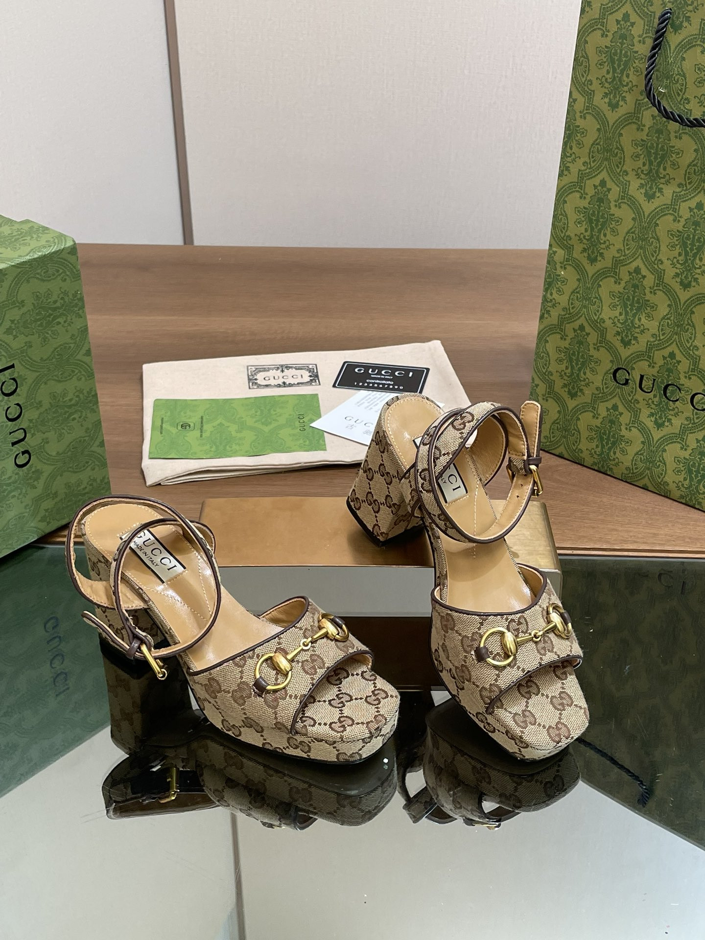 UA Gvc*1 HORSEBIT PLATFORM SANDAL