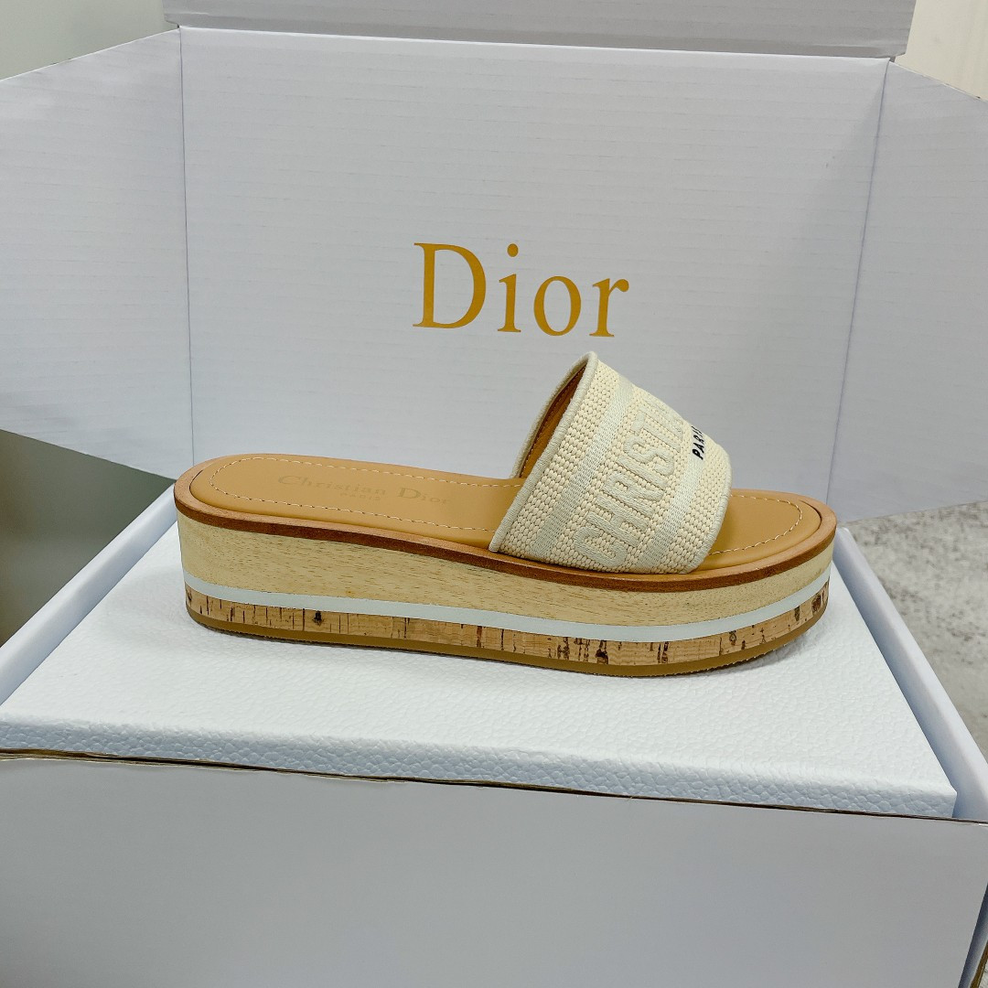 UA D10riviera Dway Platform Slide White Embroidered Cotton