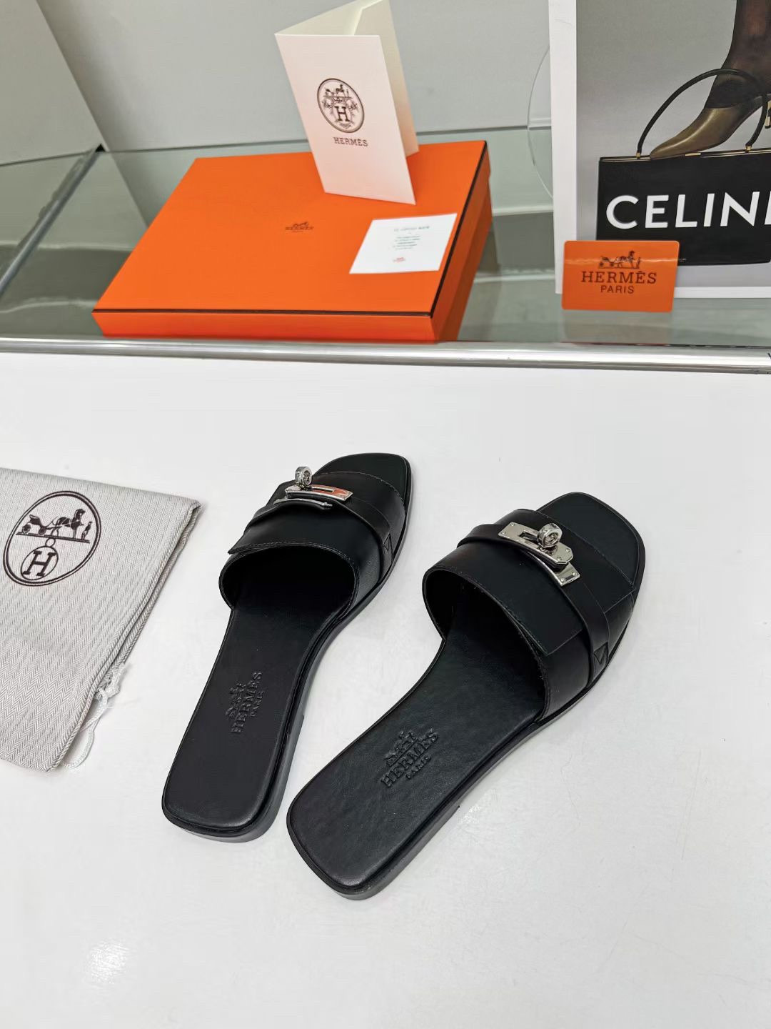 UA H**me5 Giulia sandal