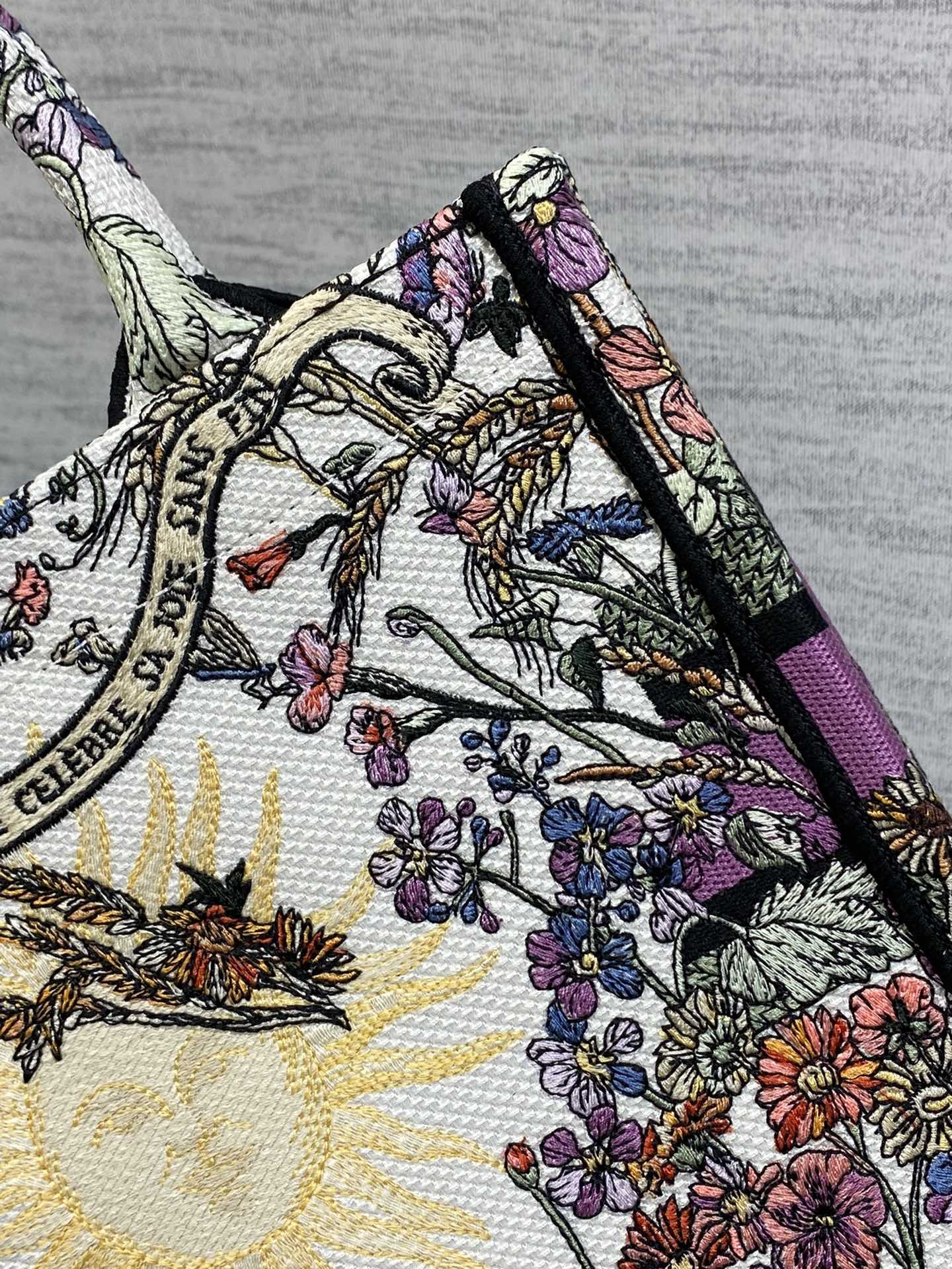 Small D10r Book Tote  Ecru Multicolor D10r 4 Saisons Été Soleil Embroidery 26x8x22cm
