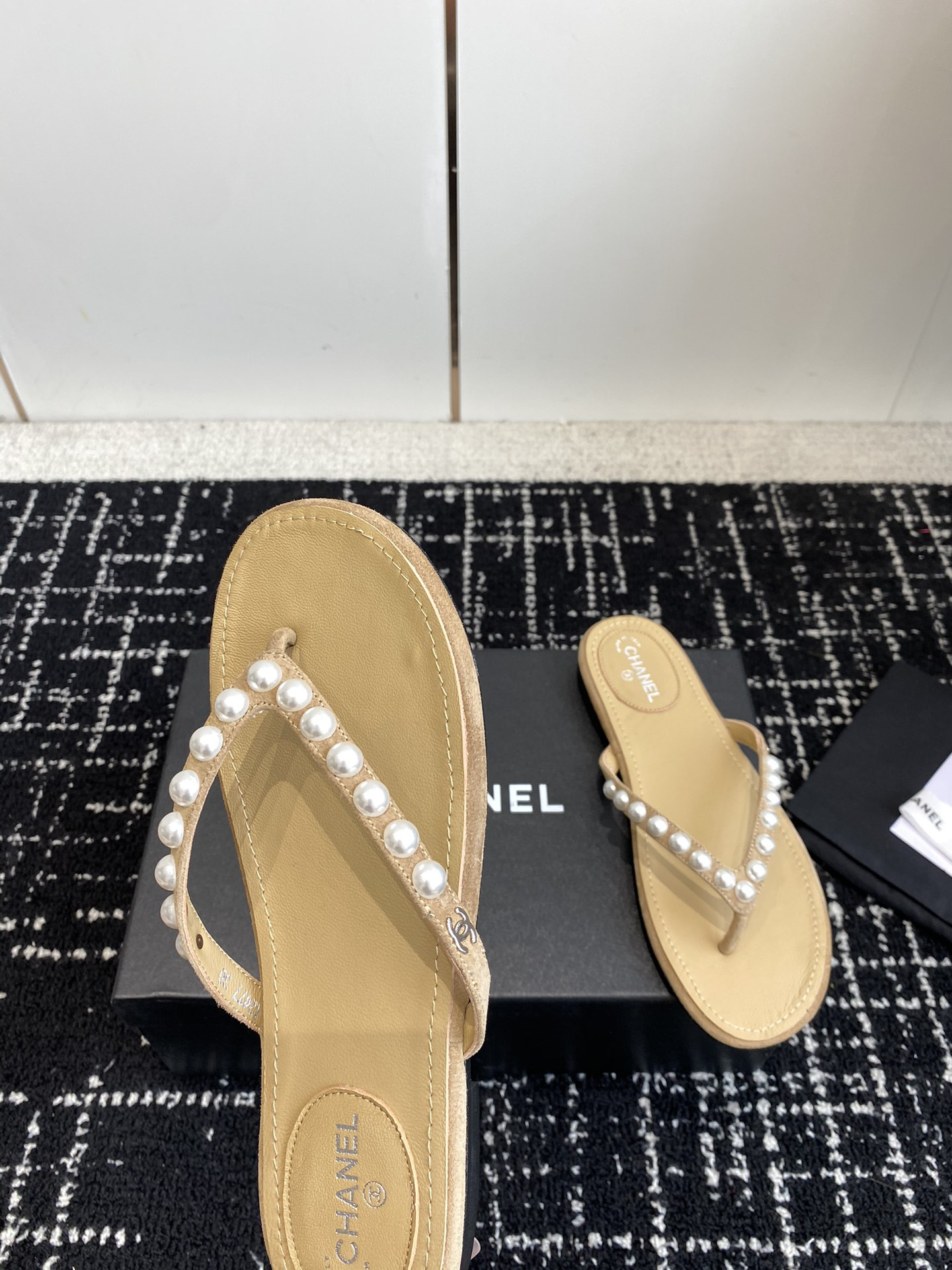 UA Ch**el THONGS