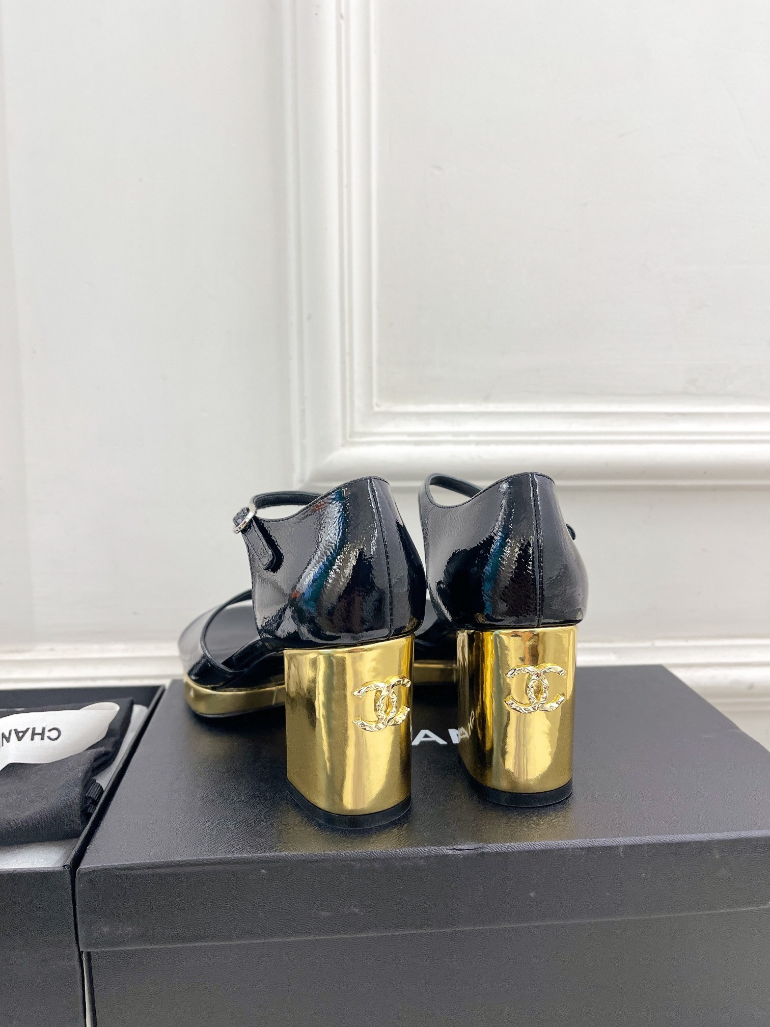 UA Ch**el HEELED SANDALS