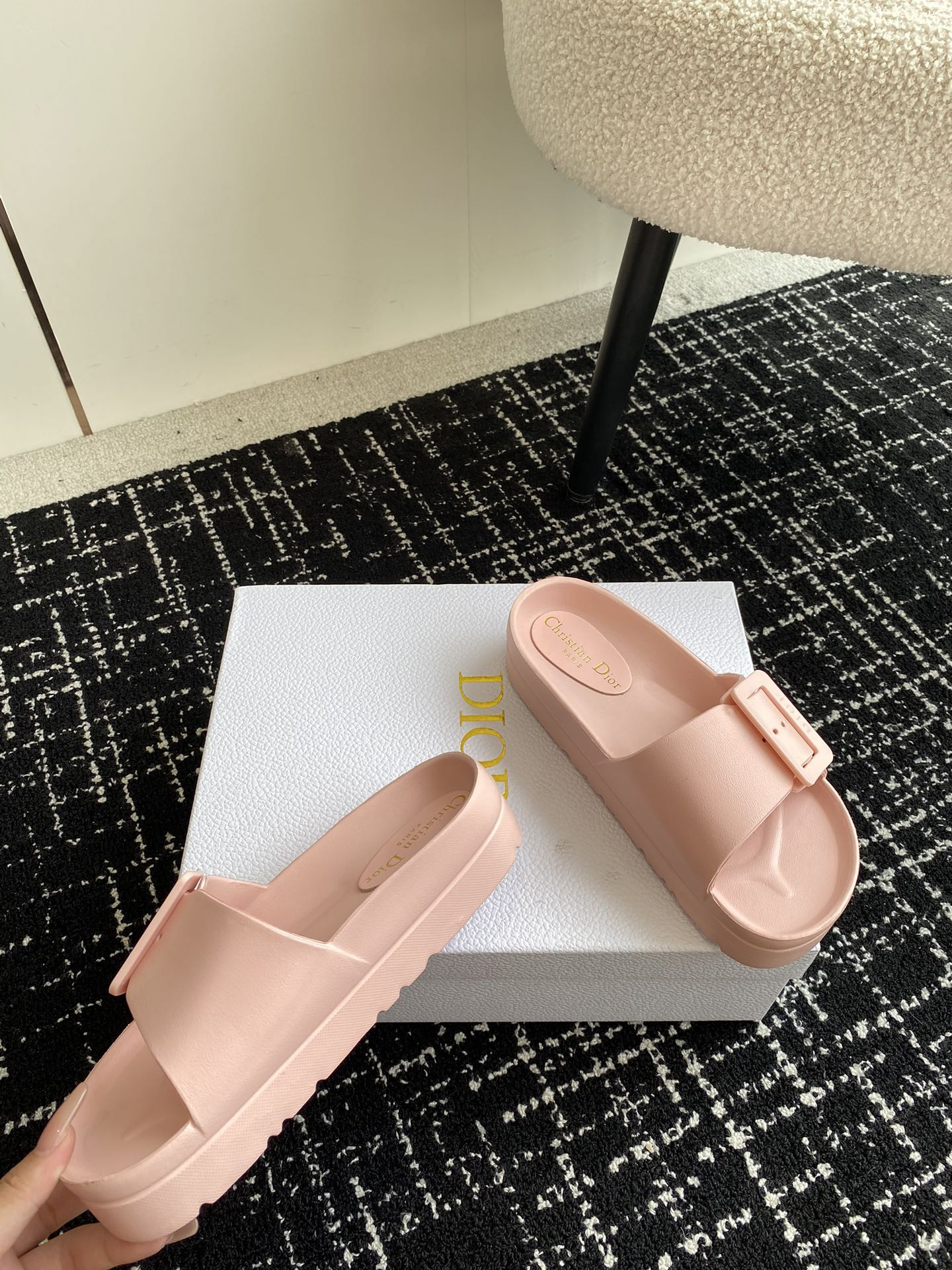 UA D10r Slide