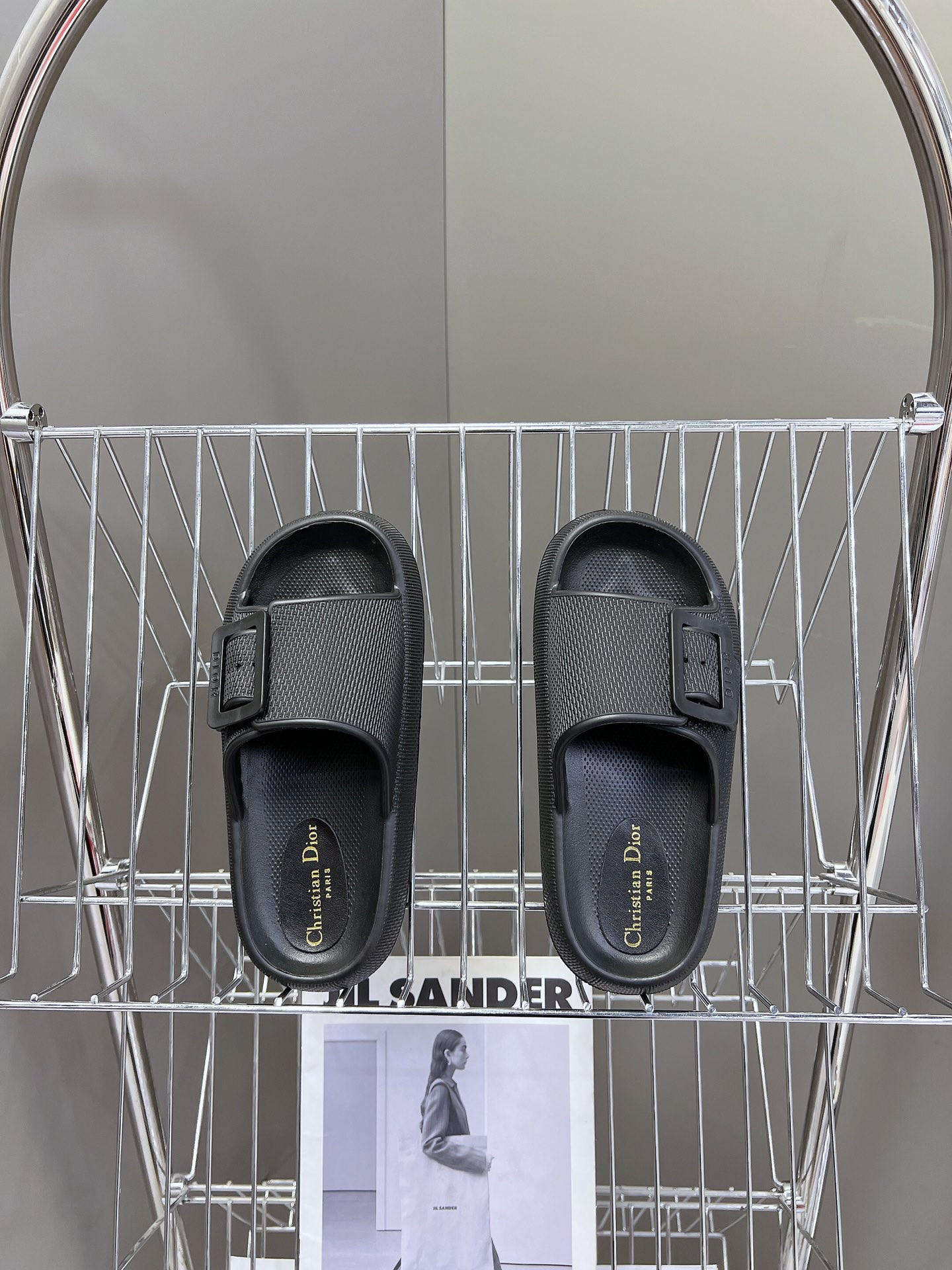 UA D10r Slide