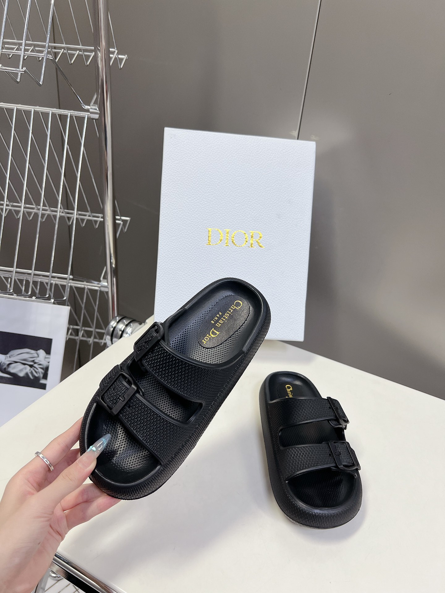 UA D10r Slide