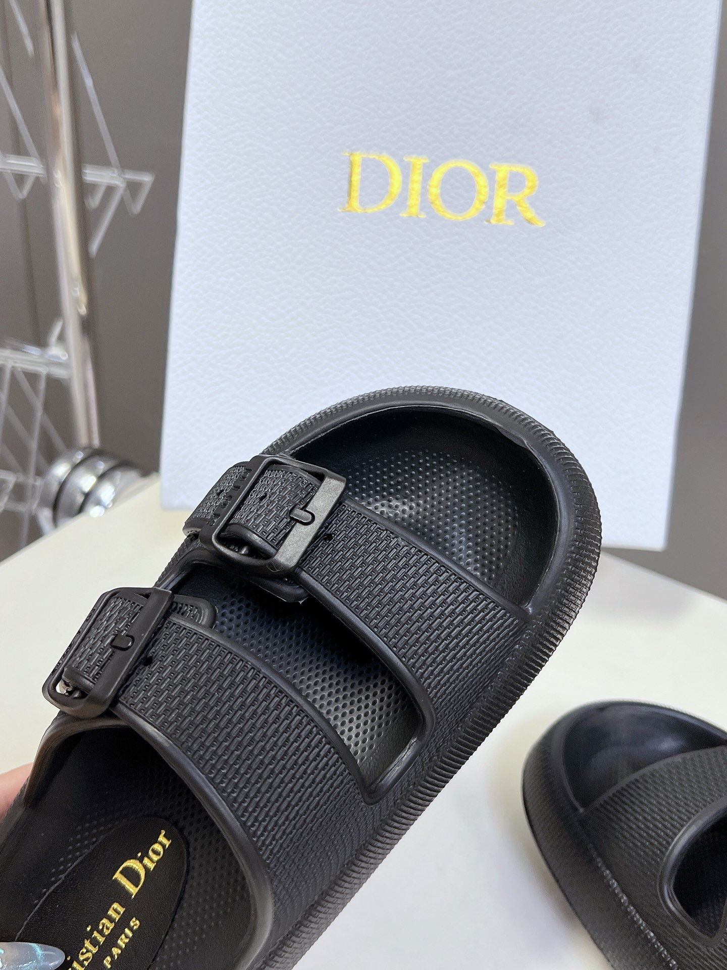 UA D10r Slide