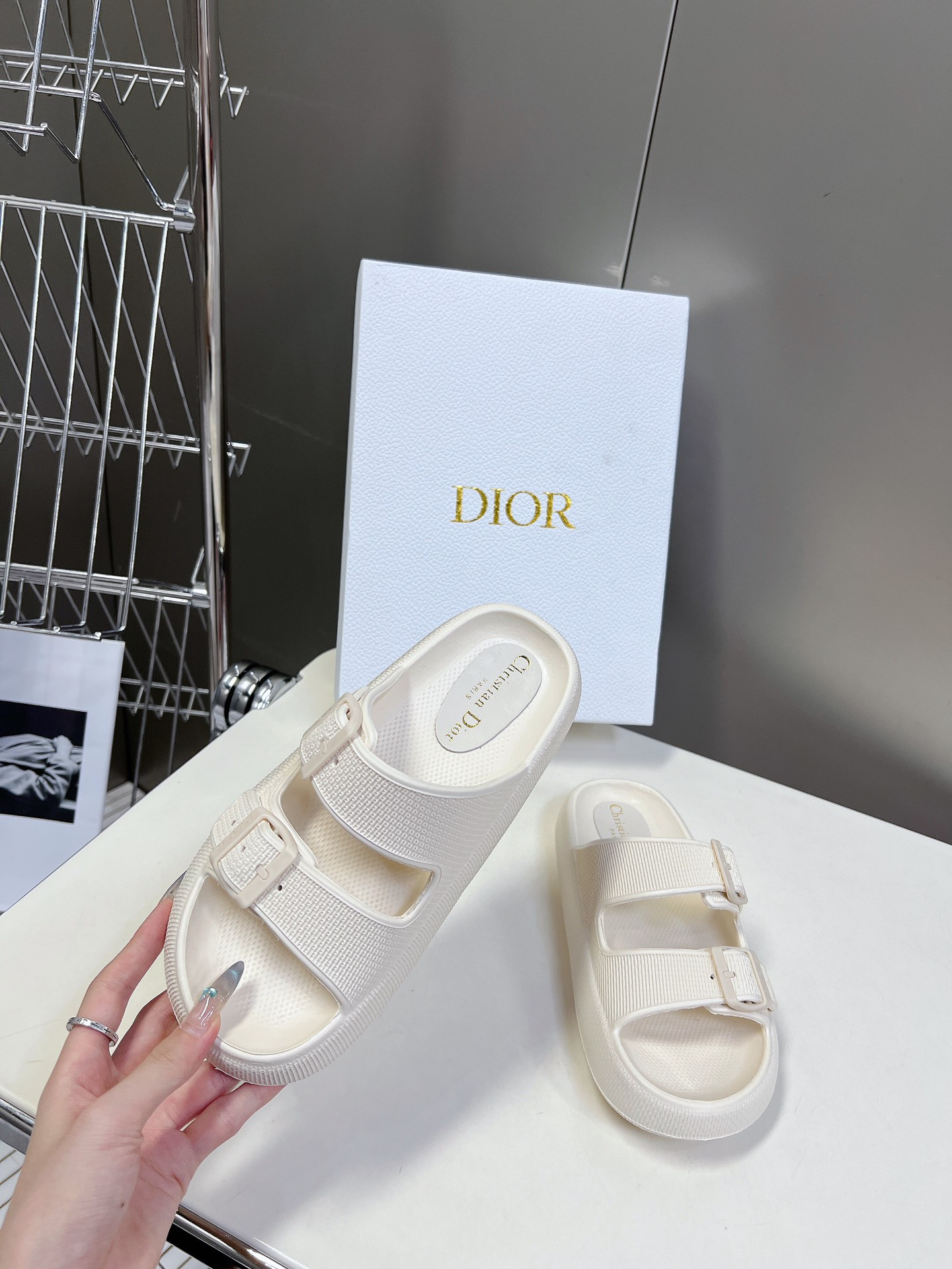 UA D10r Slide