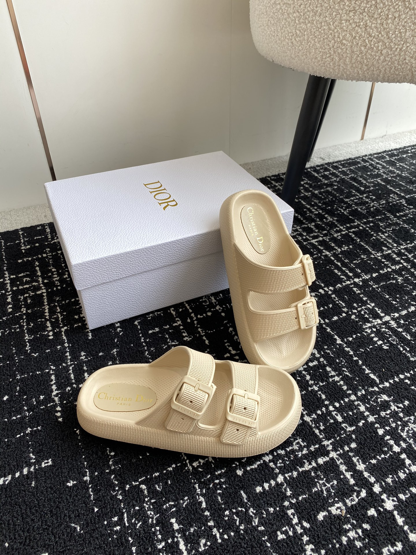 UA D10r Slide