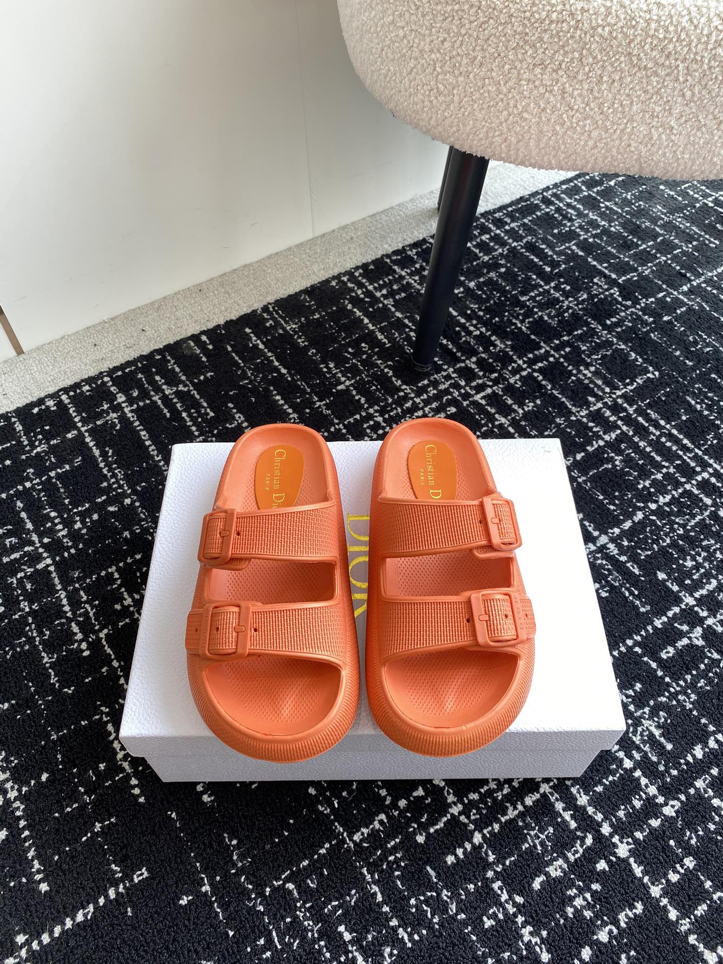 UA D10r Slide