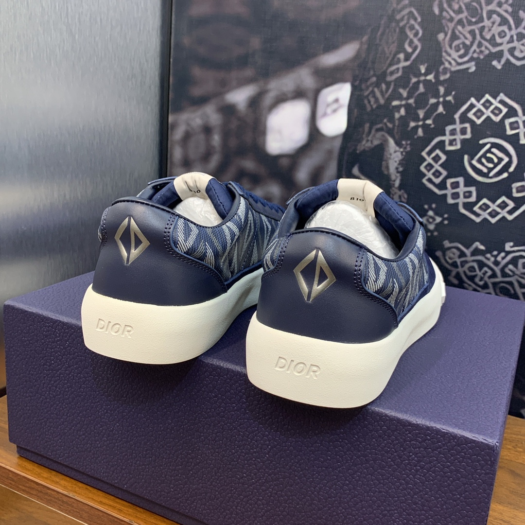 UA D10r B101 Sneaker
