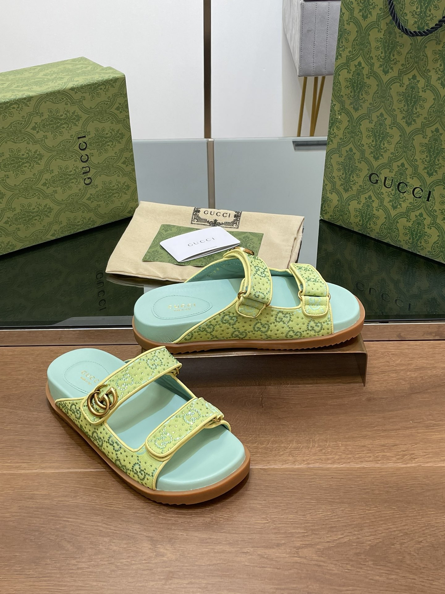 UA Gvc*1 WOMEN'S SANDAL WITH DOUBLE G