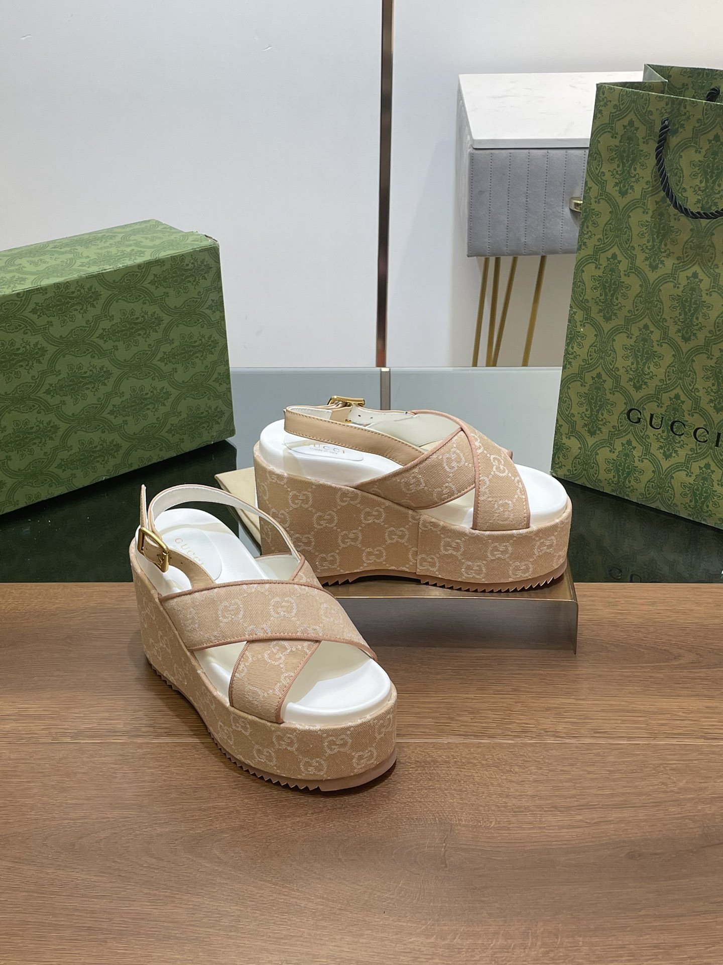 UA Gvc*1 WOMEN'S GG PLATFORM SANDAL