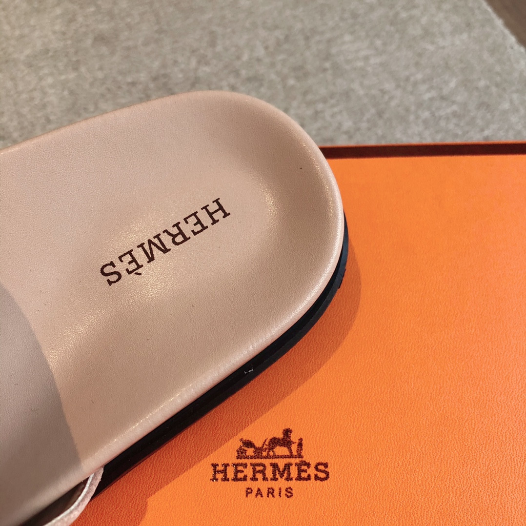 UA H**me5 Empire sandal