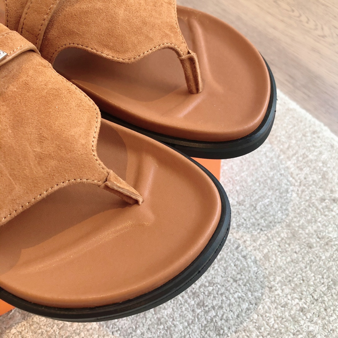 UA H**me5 Empire Sandal
