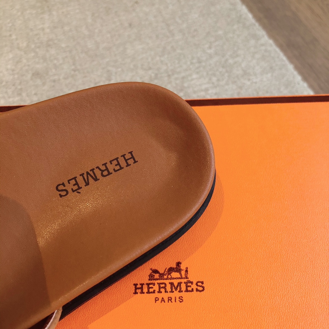 UA H**me5 Empire Sandal