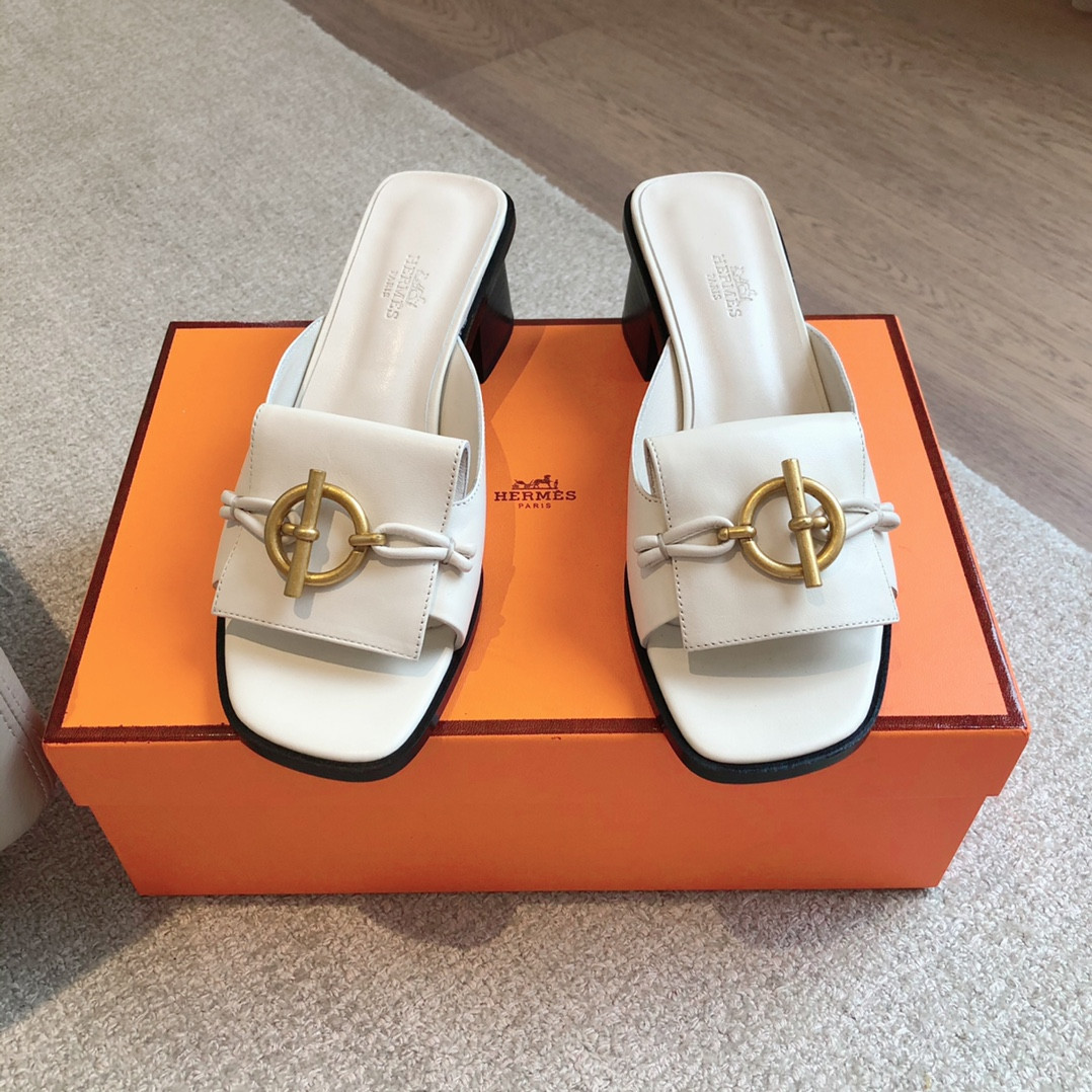 UA H**me5 Isle sandal