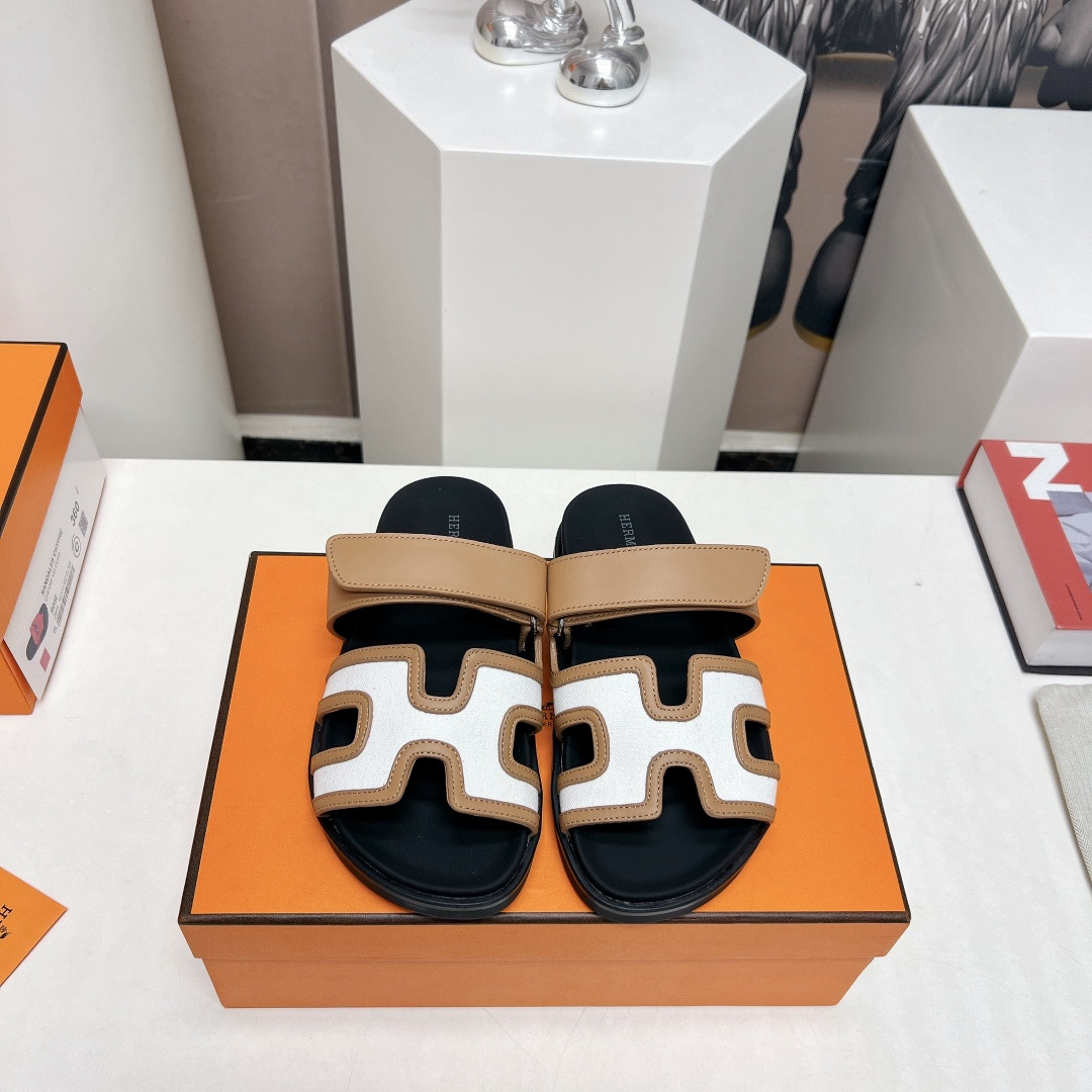 UA H**me5 Chypre sandal