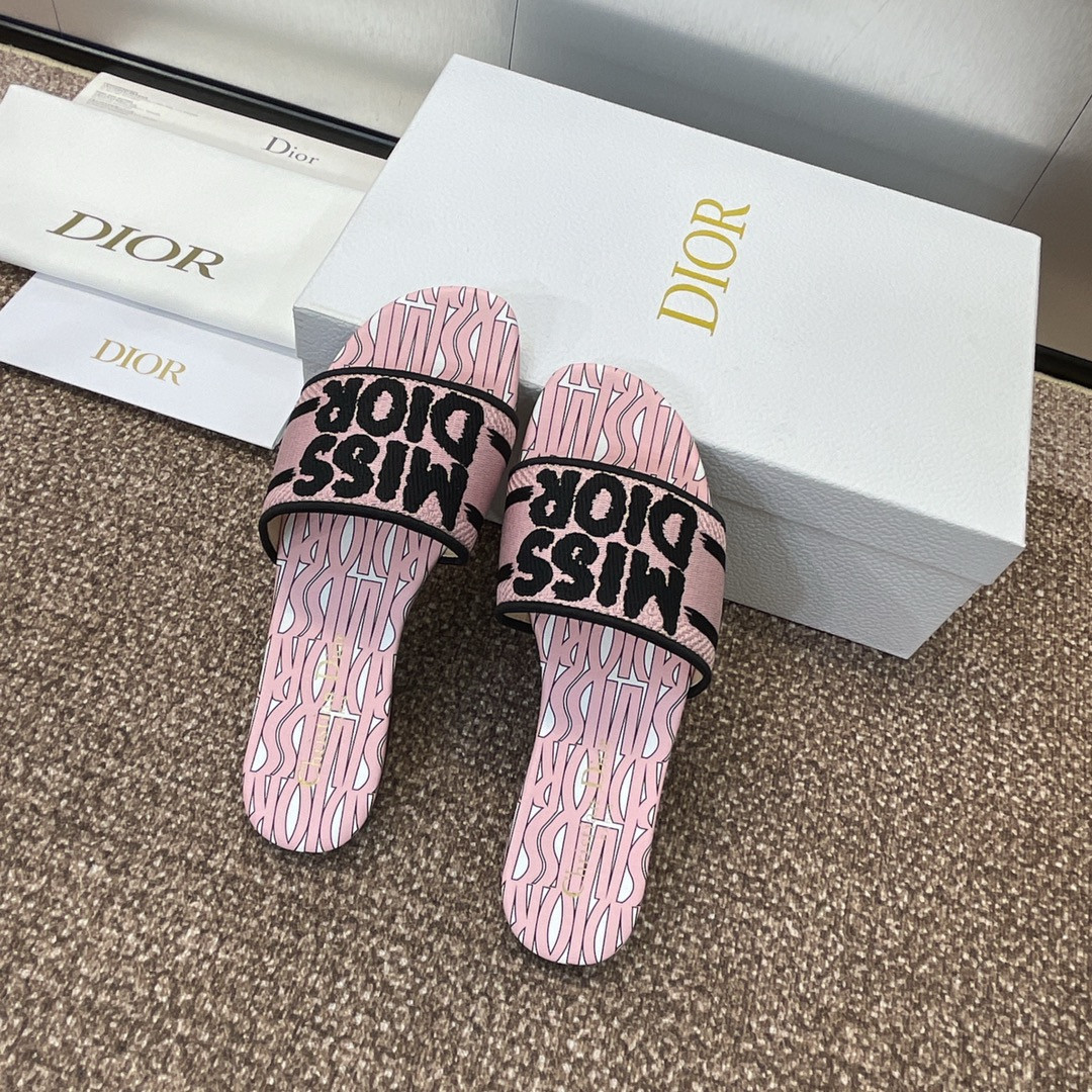 UA D10r Dway Slide