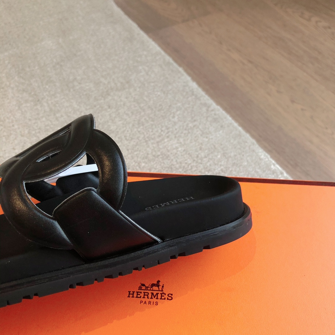 UA H**me5 Extra sandal