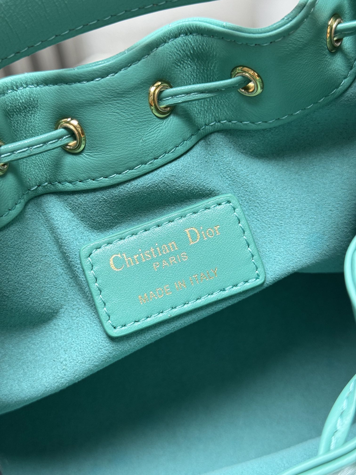 Small D10r Jolie Bucket Bag 17 x 16 x 10.5 cm