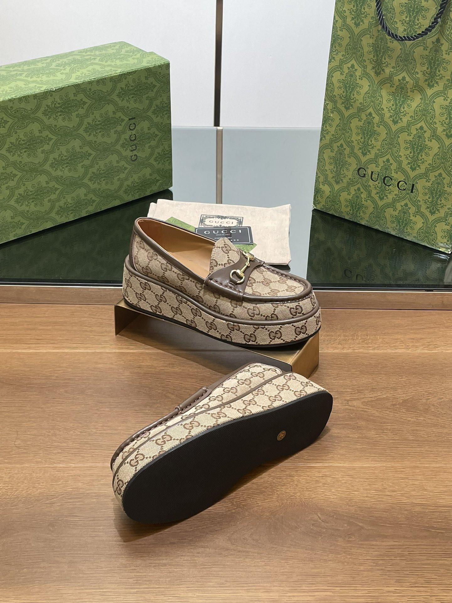 UA Gvc*1 HORSEBIT WEDGE LOAFER