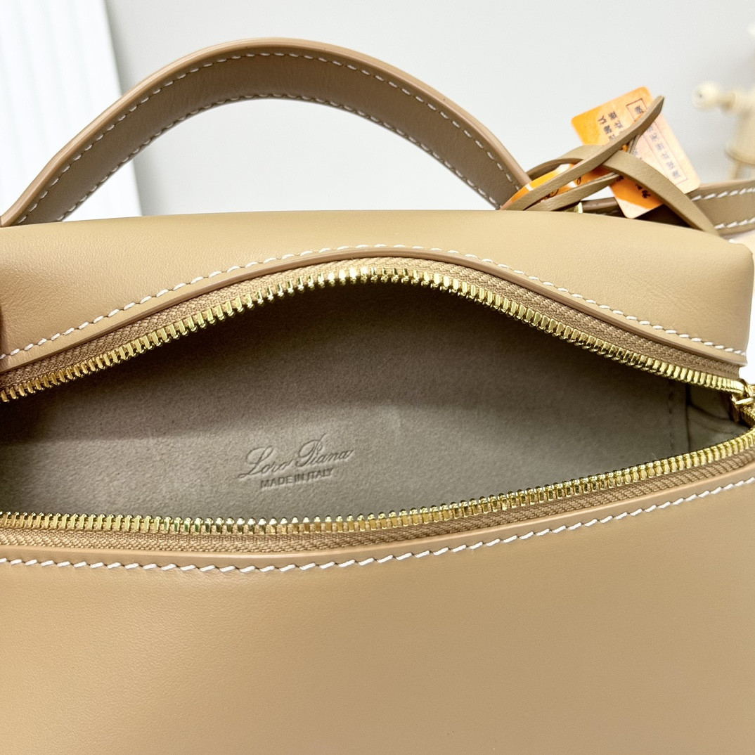L0r0 P1ana Extra Pocket L19 11 x 19 x 6.5 cm