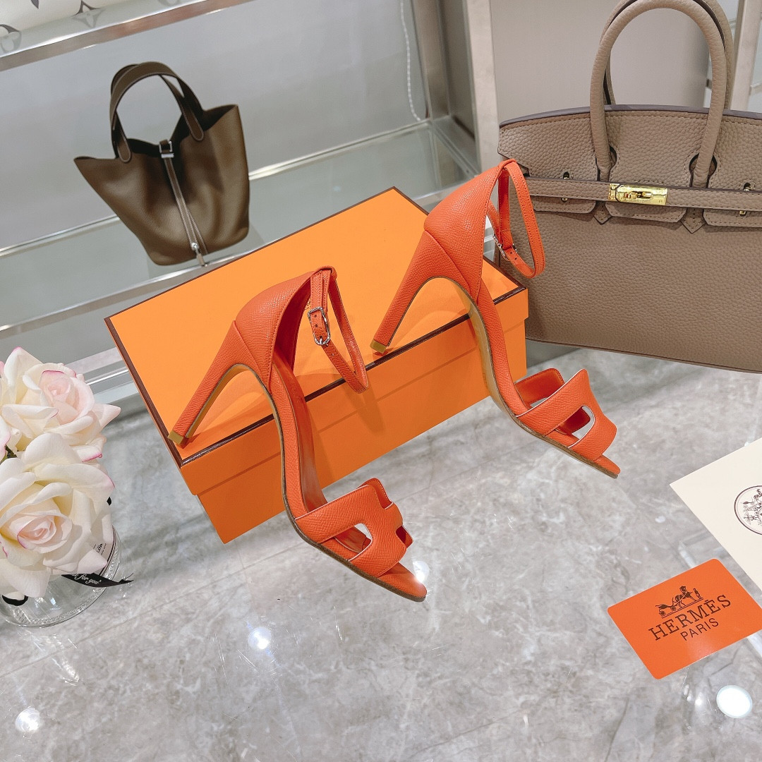 UA H**me5 Heeled Sandal