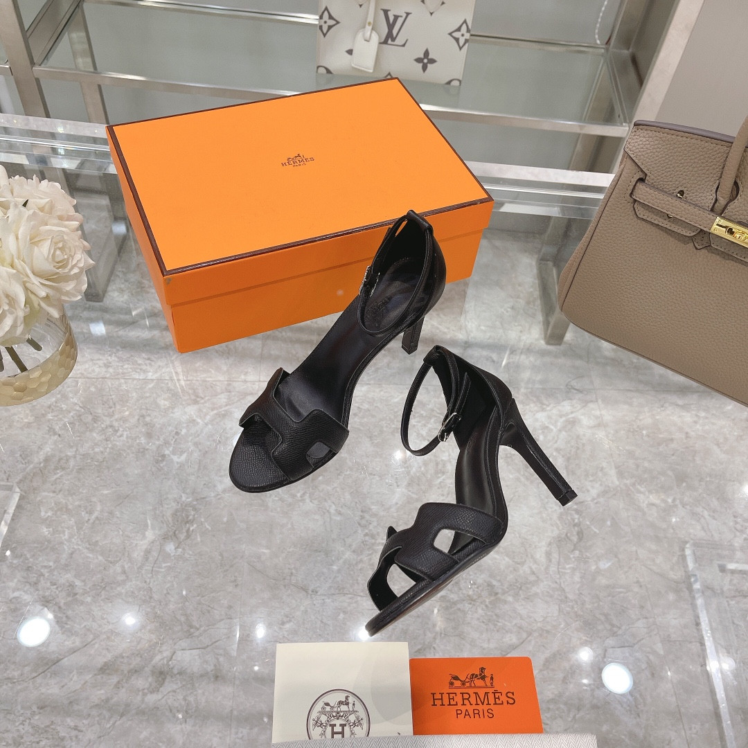UA H**me5 Heeled Sandal