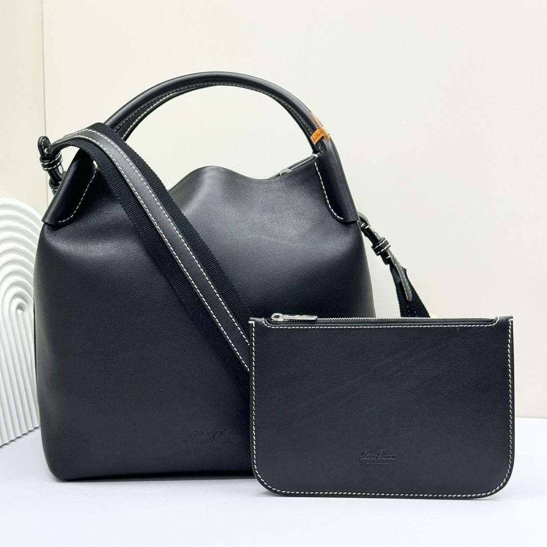 L0r0 P1ana Large Bale Bag Smooth Calfskin 24 x 20 x 27 cm