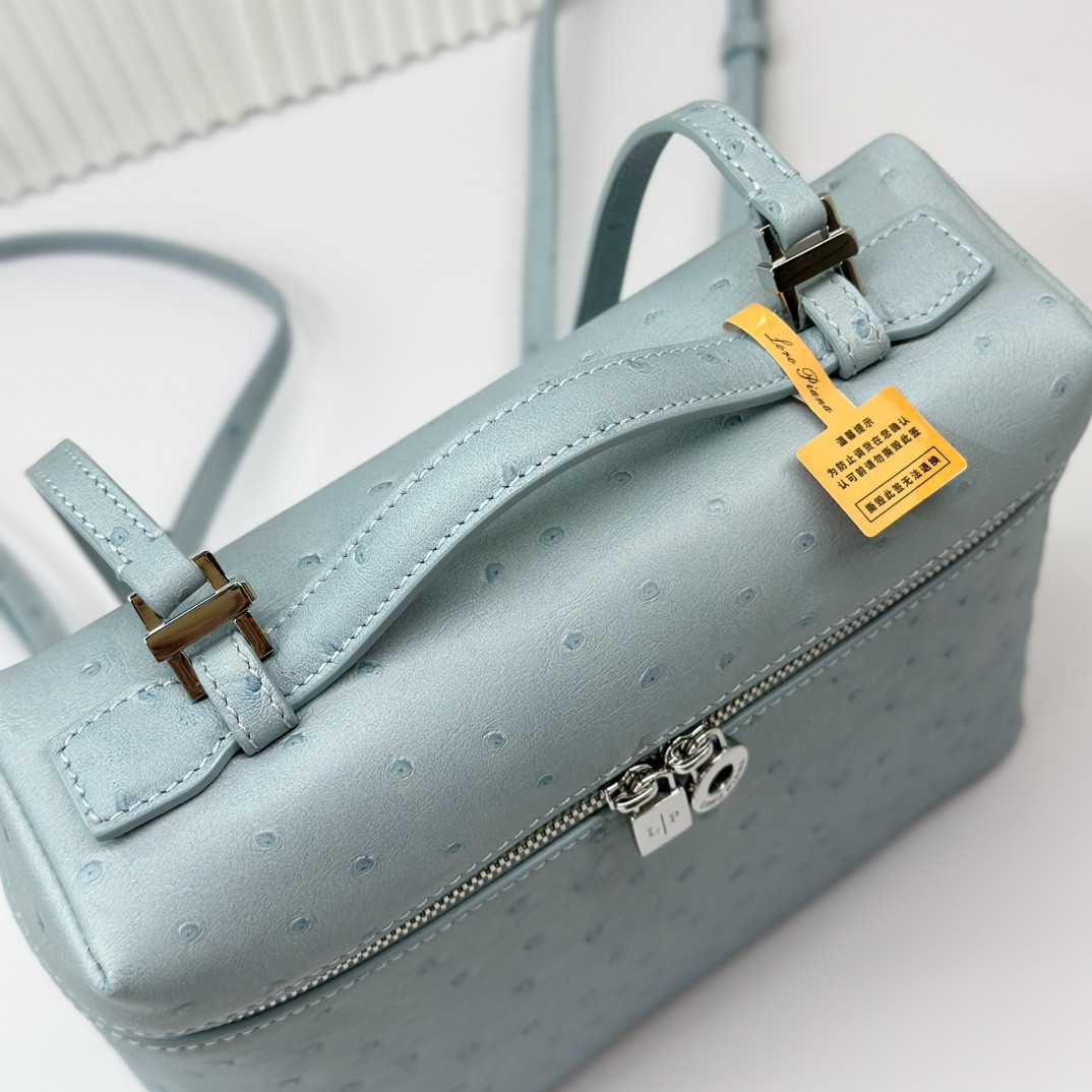 L0r0 P1ana Extra Pocket backpack L23.5 Ostrich-grained Leather 23 x 21 x 8 cm