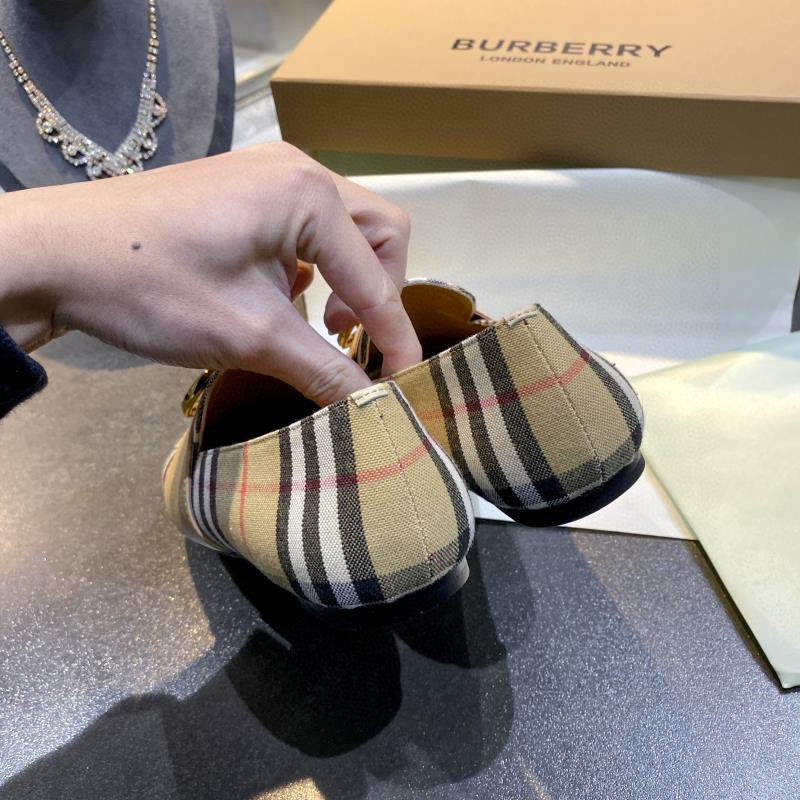UA Bv*b*rry Check Loafers