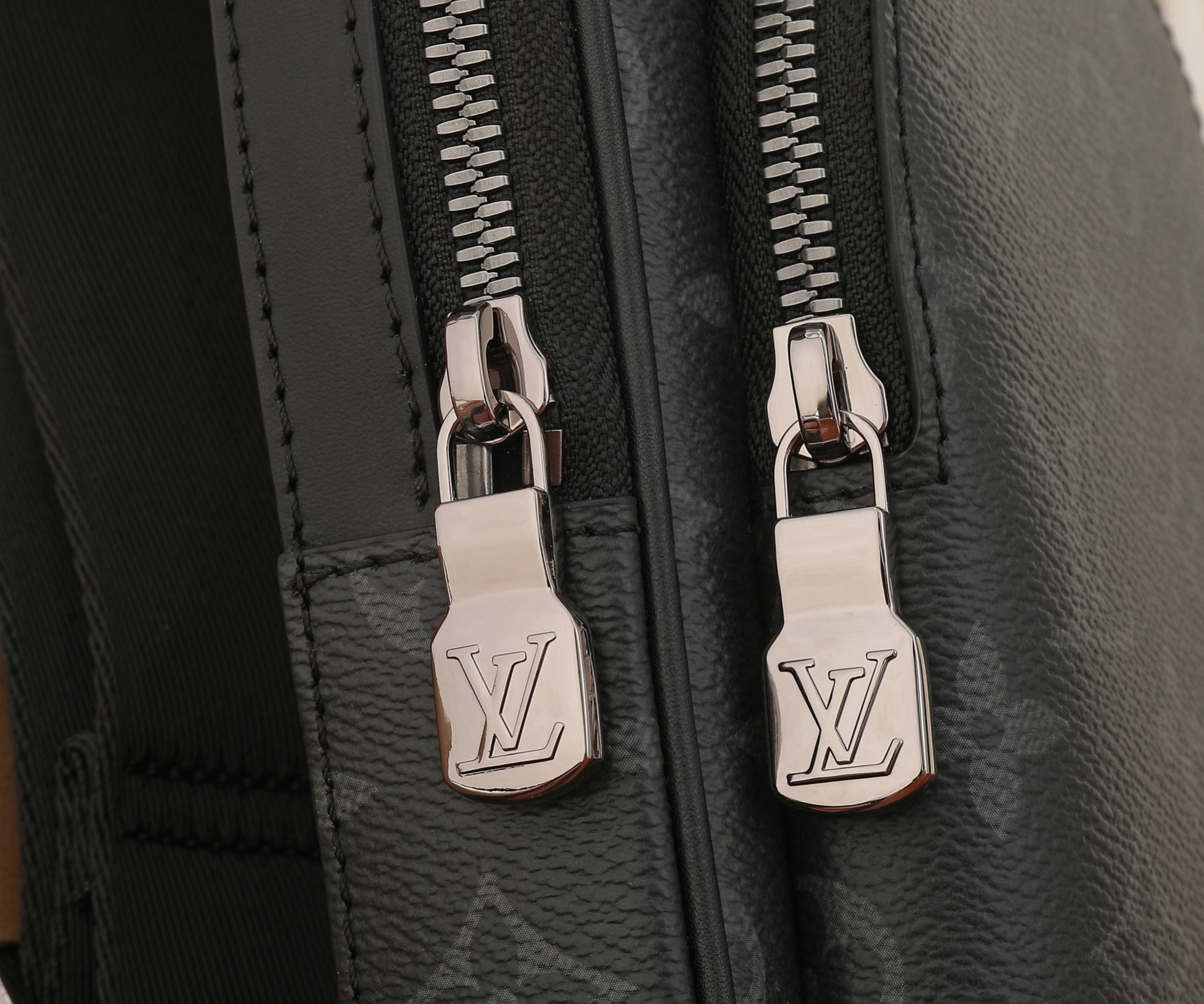 LV Avenue Slingbag PM M47137 6.3 x 13 x 2.2 inches