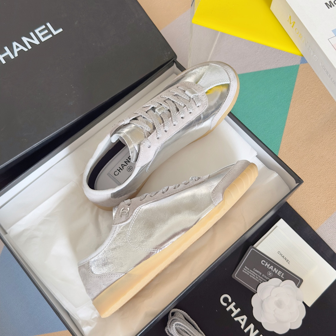 UA Ch**el SNEAKER