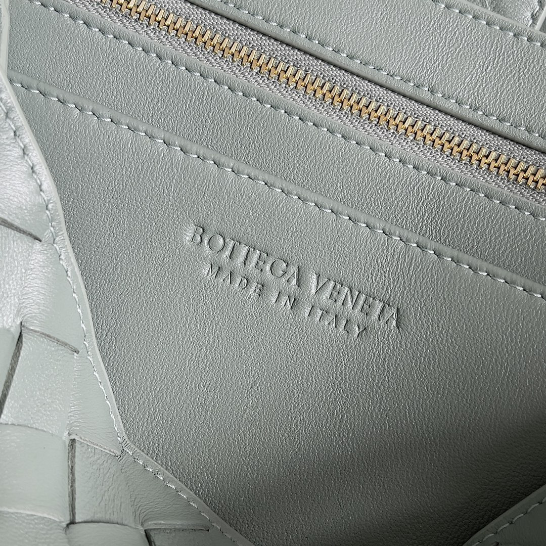 B0tt*ga Ven*ta East-West Andiamo 29x10x18CM
