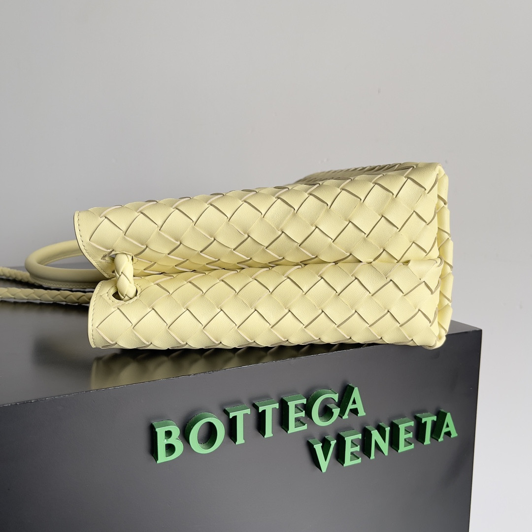 B0tt*ga Ven*ta Medium Andiamo 32x25x11CM