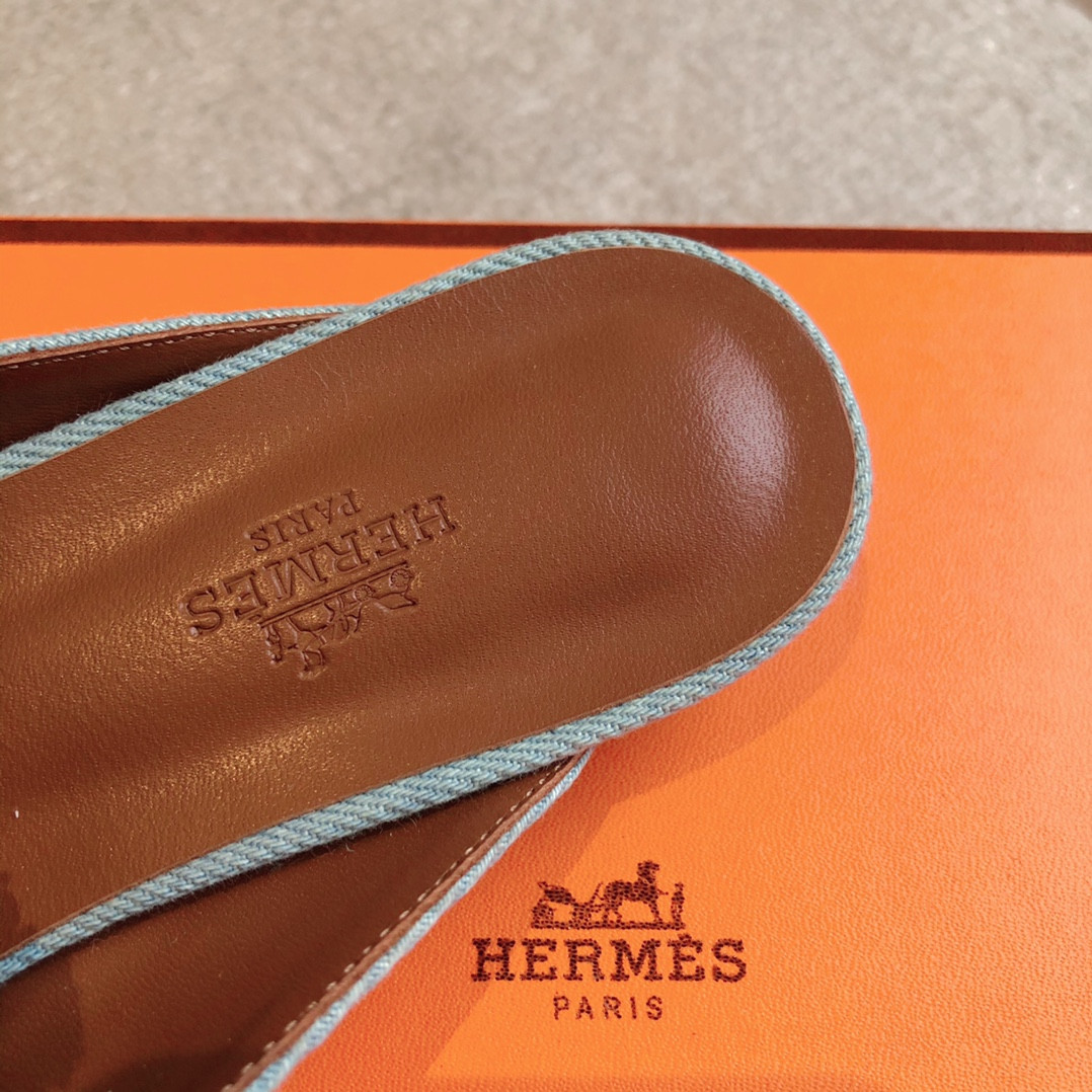UA H**me5 Oz Mule