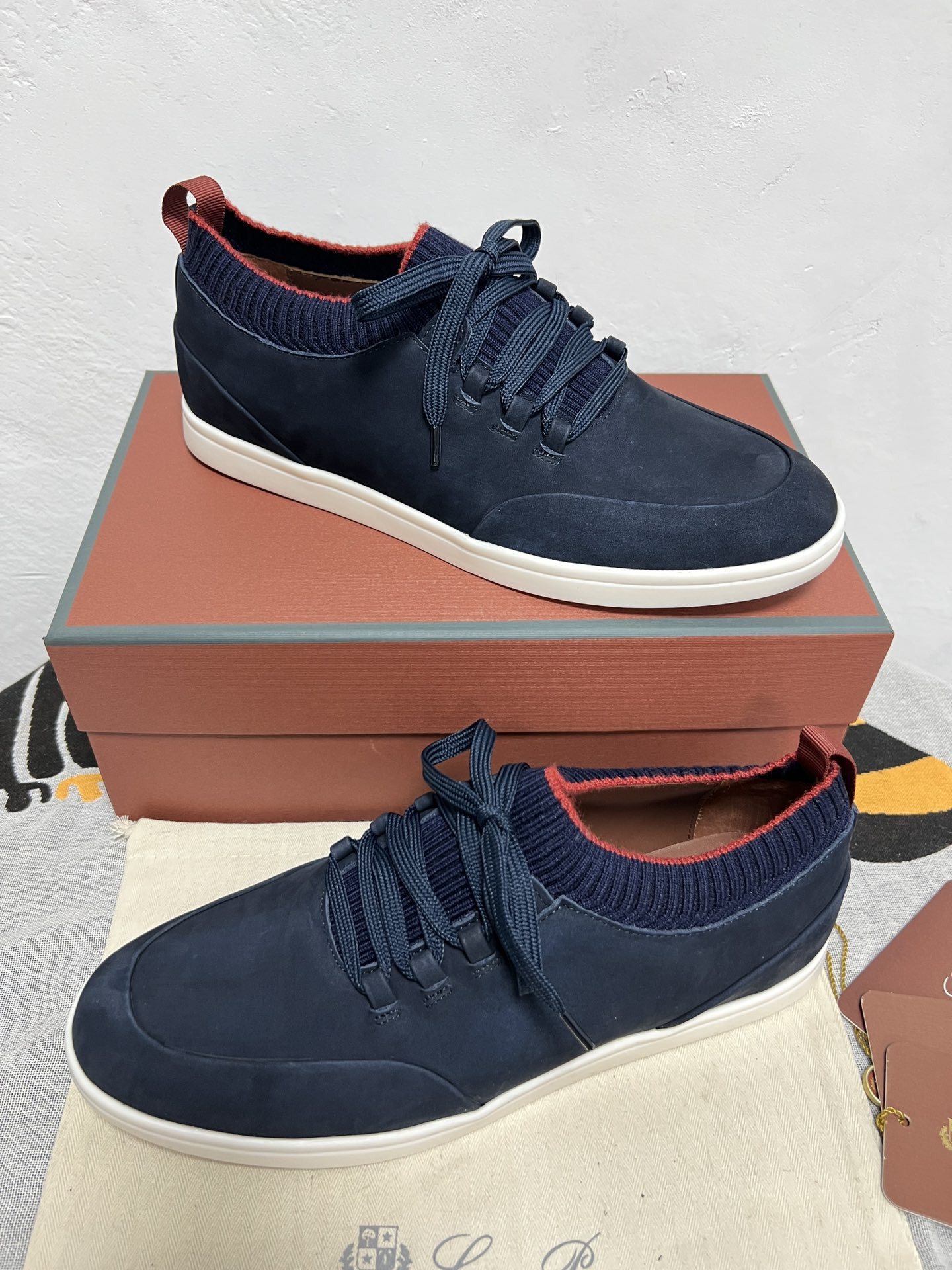 UA L0r0 P1ana Soho Walk Sneaker