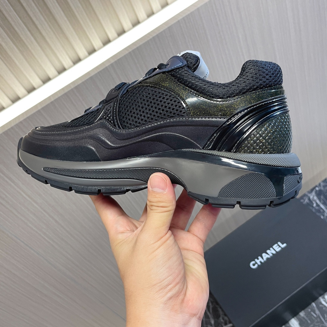 UA Ch**el SNEAKER
