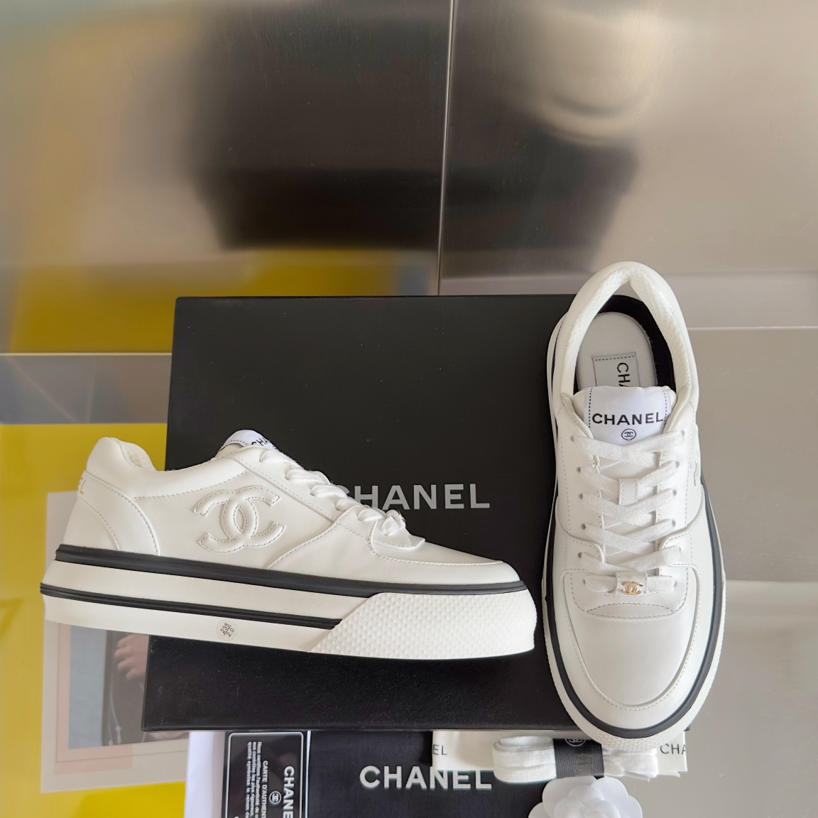 UA Ch**el SNEAKER