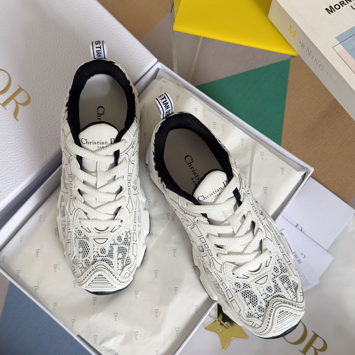 UA D10r Vibe Sneaker