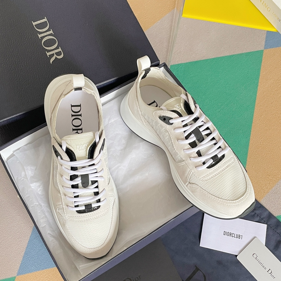 UA D10r B25 Runner Sneaker