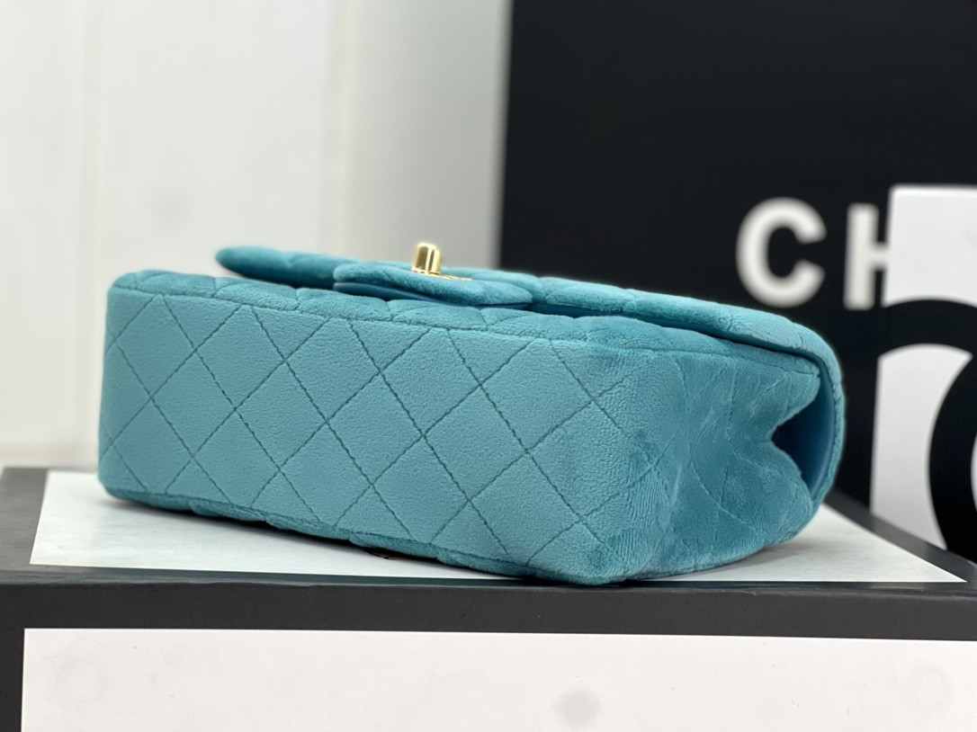 Ch**el Classic Flap Bag 20cm