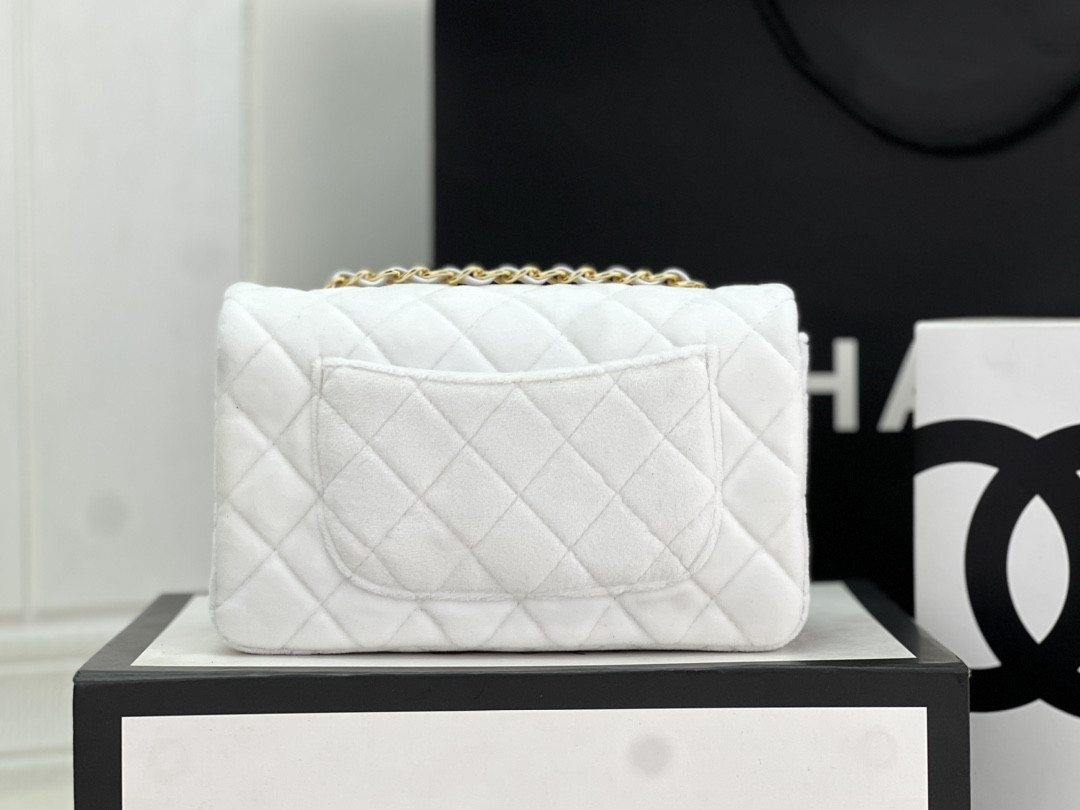 Ch**el Classic Flap Bag 20cm